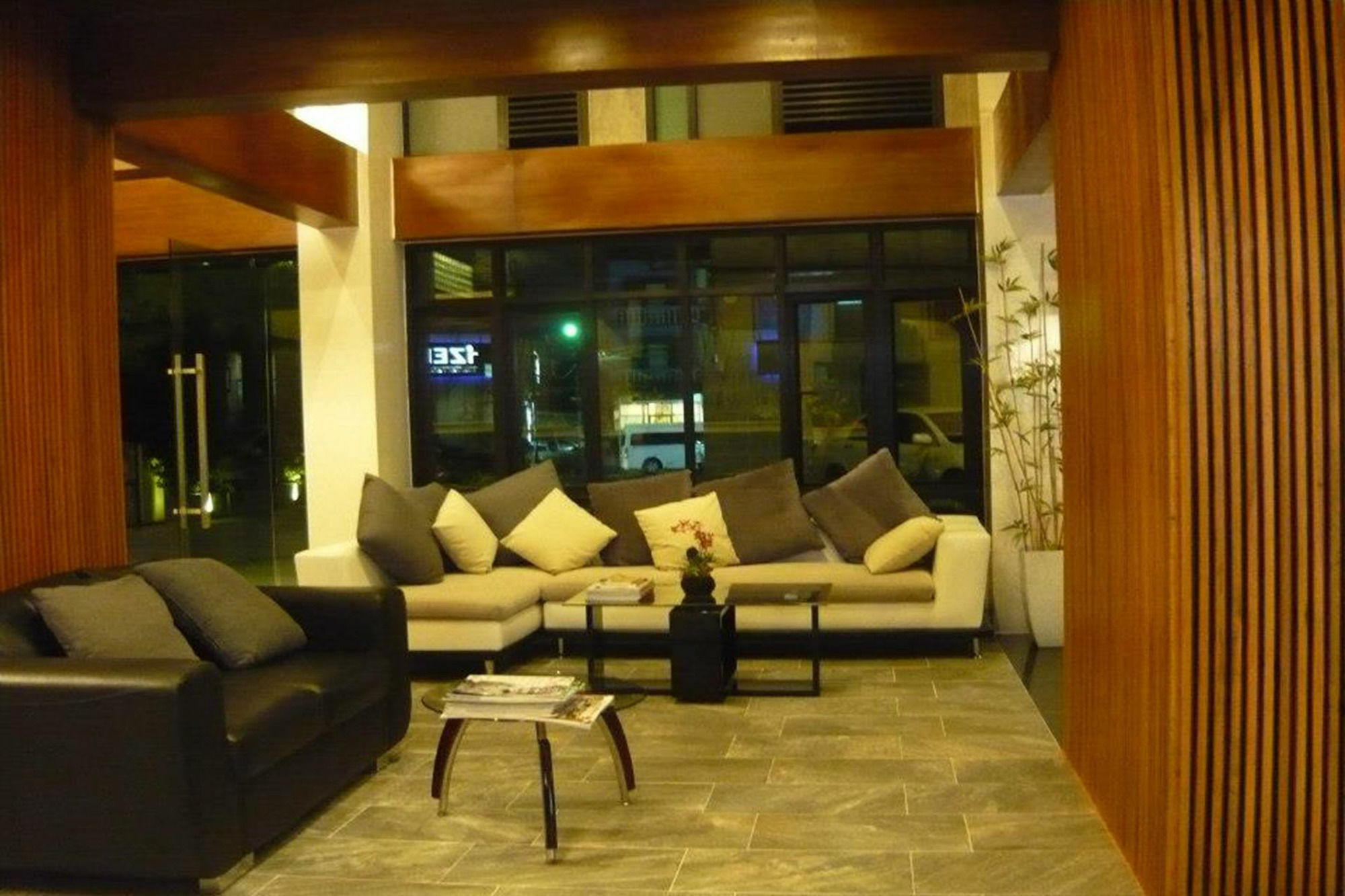 Izen Budget Hotel & Residence Rayong Ngoại thất bức ảnh