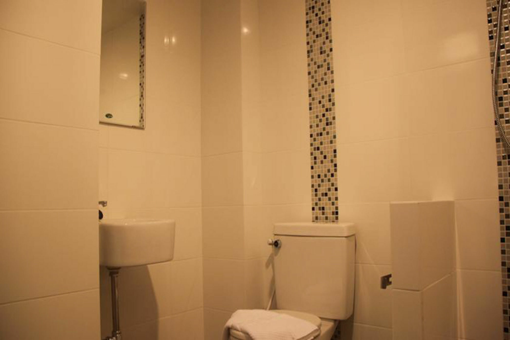 Izen Budget Hotel & Residence Rayong Ngoại thất bức ảnh